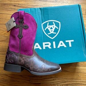 Ariat® Crossroads Fuchsia Boots